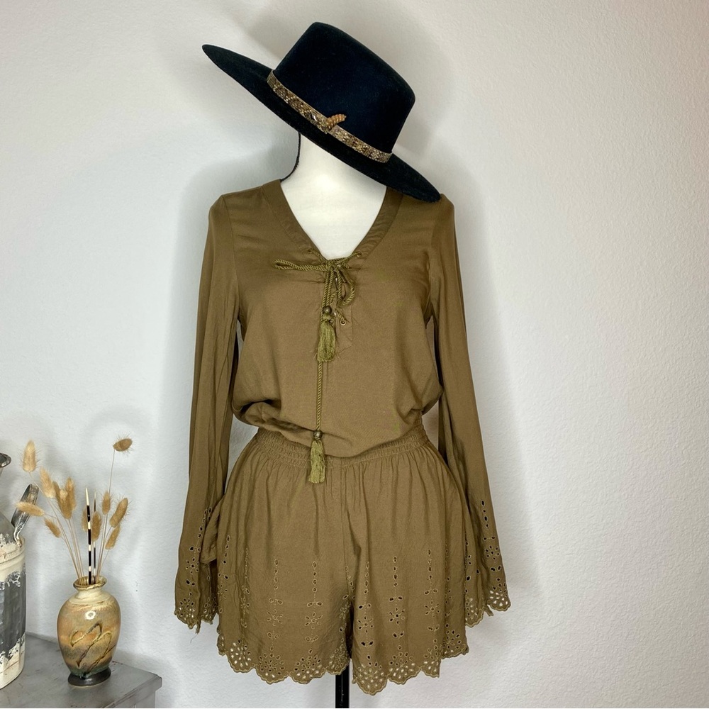 Jessica Simpson Romper With Lace Up Front - Picture 3 of 11